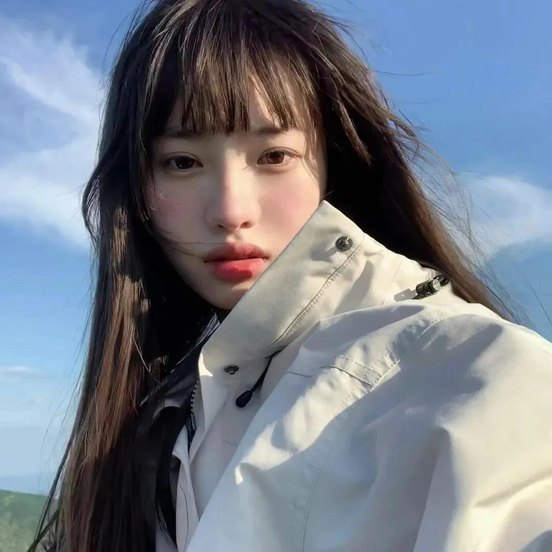 穿风信子蓝的少女 在线观看